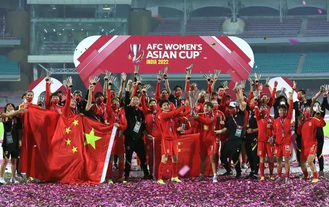 足球寓意快乐童年 足球寓意快乐童年
